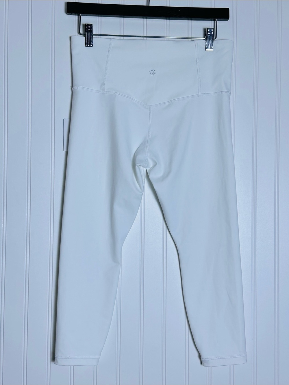 Elation Ultra High Rise 7/8 Legging
Buttery-soft stretch MP Medium Compression - Picture 7 of 14